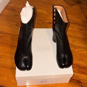 NWT Maison Martin Margiela Black Leather Tabi Ankle Boots
